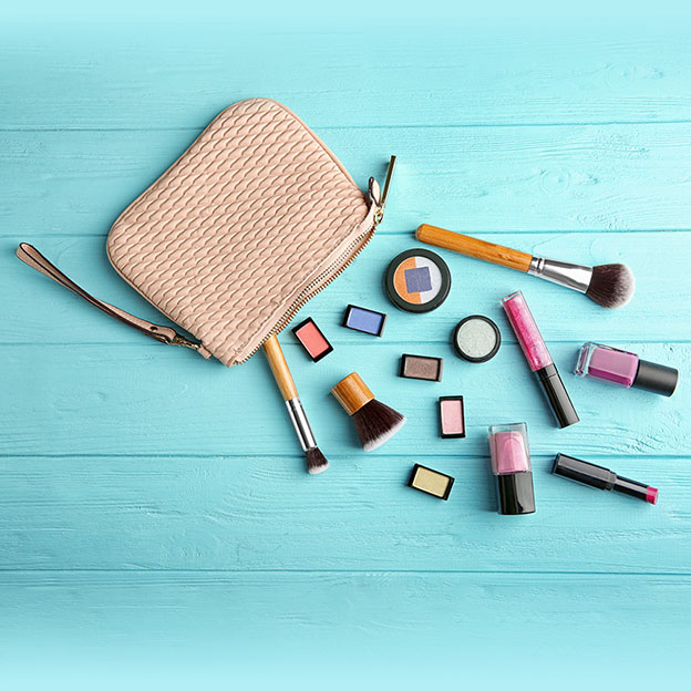 How to pack a beauty travel kit