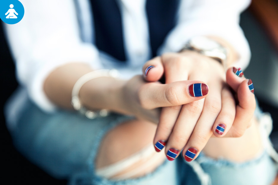 Des ongles originaux : trois couleurs pour encourager le CH!