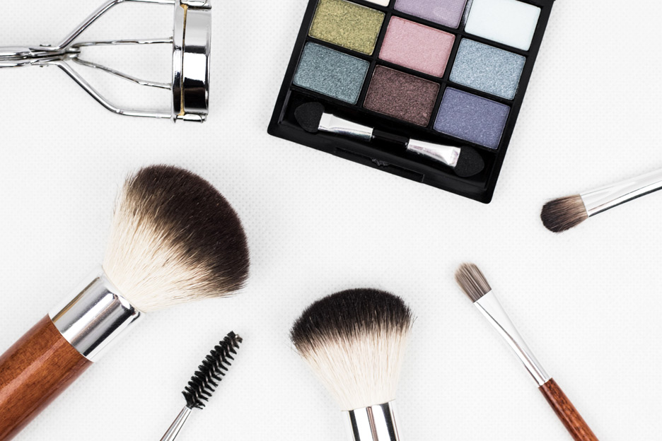 How to clean your makeup brushes and other beauty tools?