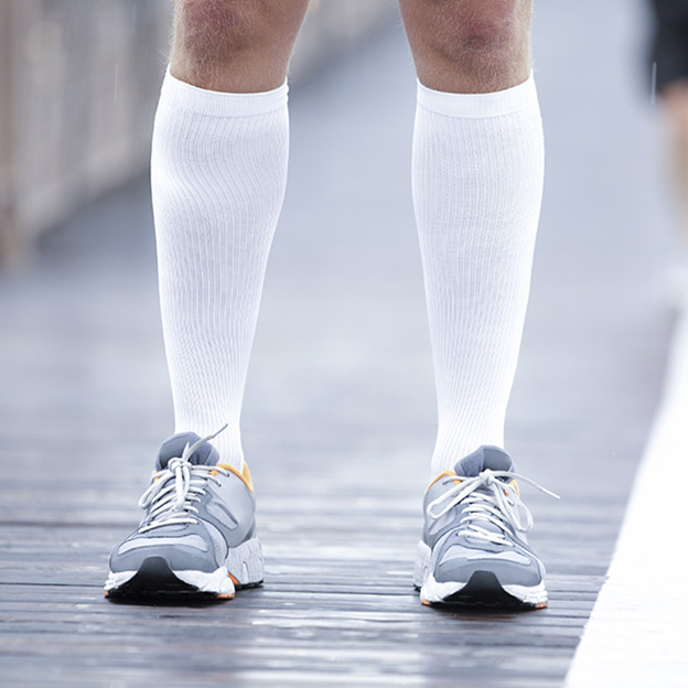 Compression stockings: from bottom to top!